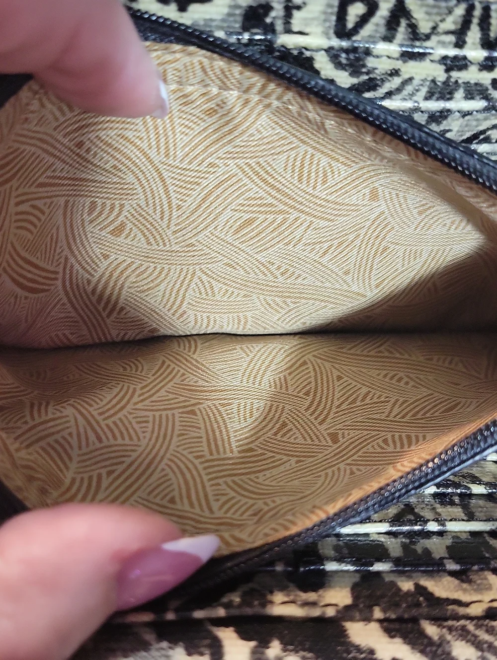 Sakroots Black & Cream Patterned Wristlet Clutch with Detachable Strap